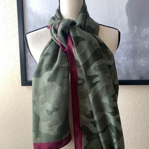 Oversized Camouflage Scarf